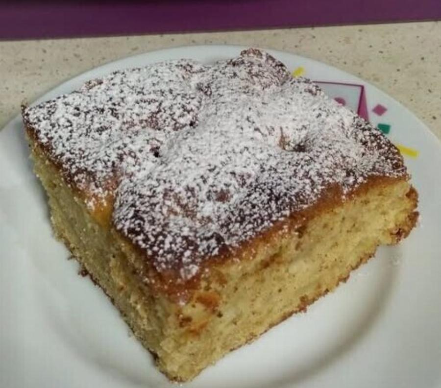 Η πιο αφράτη μηλόπιτα-κέικ που θα φτιάξετε ποτέ – Ζουμερή, αρωματική και έτοιμη σε 30 λεπτά