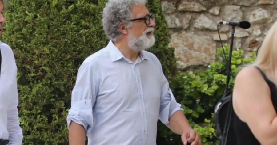 Προεδρικό Μέγαρο: Ο καλεσμένος που εμφανίστηκε πριν 2 χρόνια με σαγιονάρα, φέτος επέστρεψε και έκλεψε την παράσταση