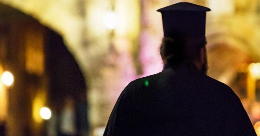 Ελλάδα: Μαθεύτηκε τώρα! Ιερέας συνελήφθη λίγο πριν το «Χριστός Ανέστη», γιατί η παπαδιά…