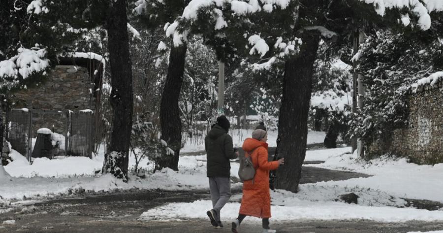 Καιρός: Έκτακτο δελτίο της ΕΜΥ – Πότε έρχεται πυκνό χιόνι σε Θεσσαλονίκη, Αθήνα και άλλες 13 περιοχές