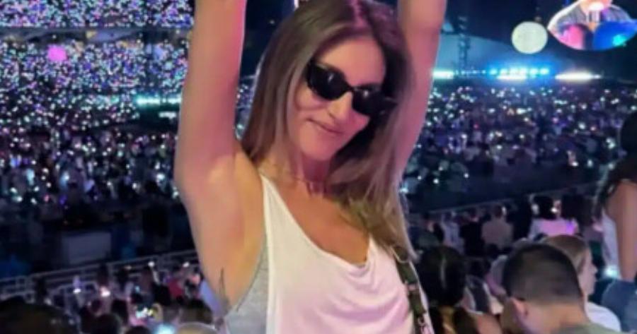 Αθηνά Οικονομάκου: Σε νέα σχέση μετά το διαζύγιο από τον Φίλιππο Μιχόπουλο – Αuτός είναι ο νέος κούκλος σύντροφος της