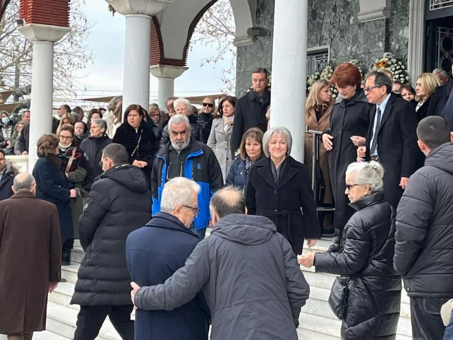 «Kακόψuxo αφεντικό σας»: Πήρε θέση για την ανάρτησή της η μητέρα του Βασίλη Καλογήρου