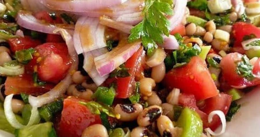 Νηστίσιμη σαλάτα με μαυρομάτικα και λαχανικά – Δροσερή, χορταστική και εύκολη