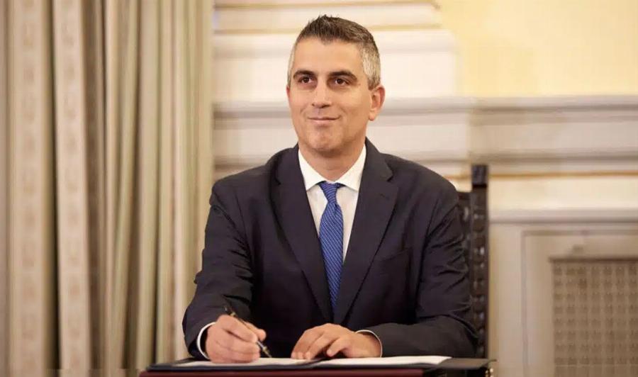 Ανασχηματισμός: Αυτός ο υπουργός καλείται να «φτιάξει» ασφαλή σιδηρόδρομο