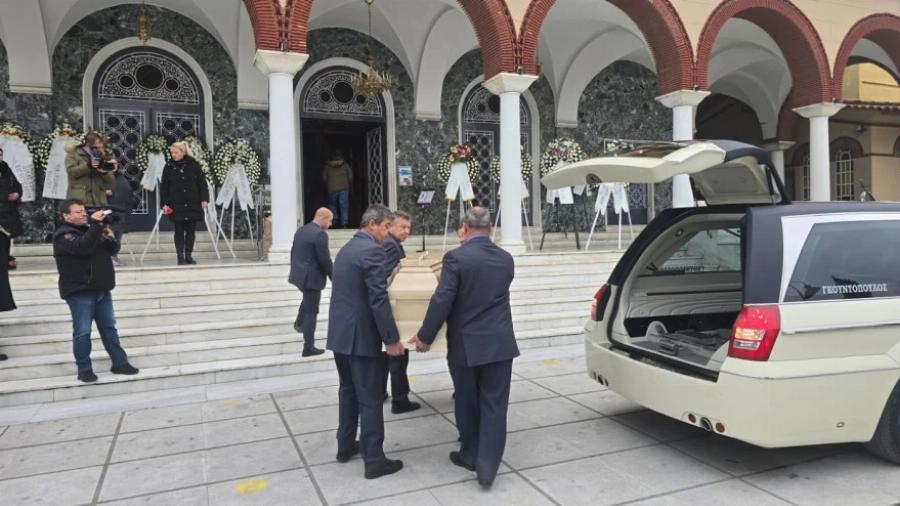 «Kακόψuxo αφεντικό σας»: Πήρε θέση για την ανάρτησή της η μητέρα του Βασίλη Καλογήρου