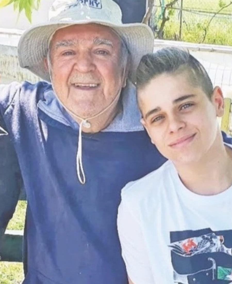 Πασχάλης Τερζής Junior: Ο εγγονός του τραγουδιστή μεγάλωσε – Η νέα φωτο, η υποκριτική & η αδυναμία