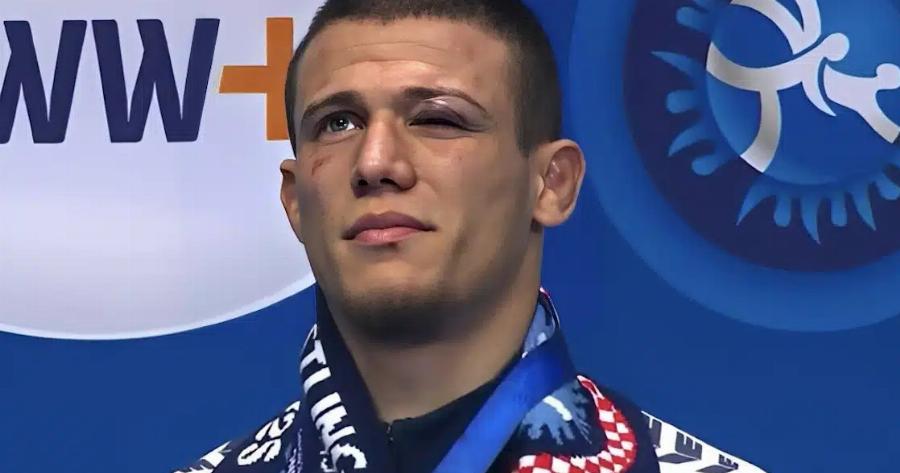 Παγκόσμιος πρωταθλητής ο Γιώργος Κουγιουμτσίδης – Ιστορικό xpuσo για την ελληνική πάλn