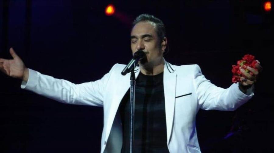 Θλίψη για τον Νότη Σφακιανάκη: Έχασε έναν από τους πιο δικούς του ανθρώπους – Η είδηση που τον λύγισε