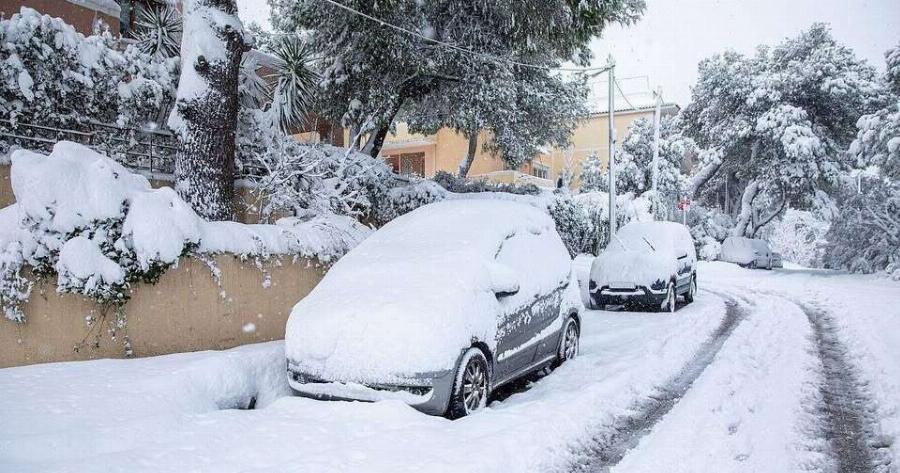 Χιόνι και δίπλα στο κύμα: Προειδοποίηση Μαρουσάκη για πολική κακοκαιρία – Πότε έρχεται, που θα «χτυπήσει»