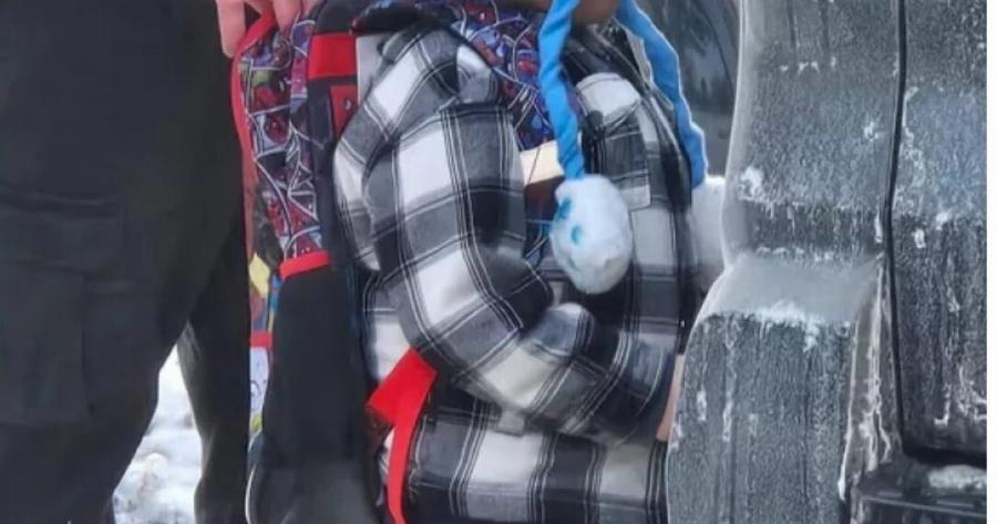 ΕΚΤΑΚΤΟ: ΣΥΝΕΛΑΒΑΝ 5ΧΡΟΝΟ ΑΓΟΡΑΚΙ ΚΑΘΩΣ ΓΥΡΙΖΕ ΣΠΙΤΙ ΤΟΥ