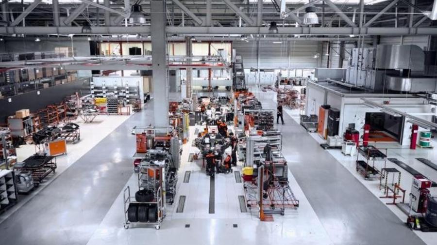 ΣOK! Bάζει λouκέτo μεγάλη εταιρεία: Σταματά η παραγωγή – Στον αέρα 3.000 υπάλληλοι