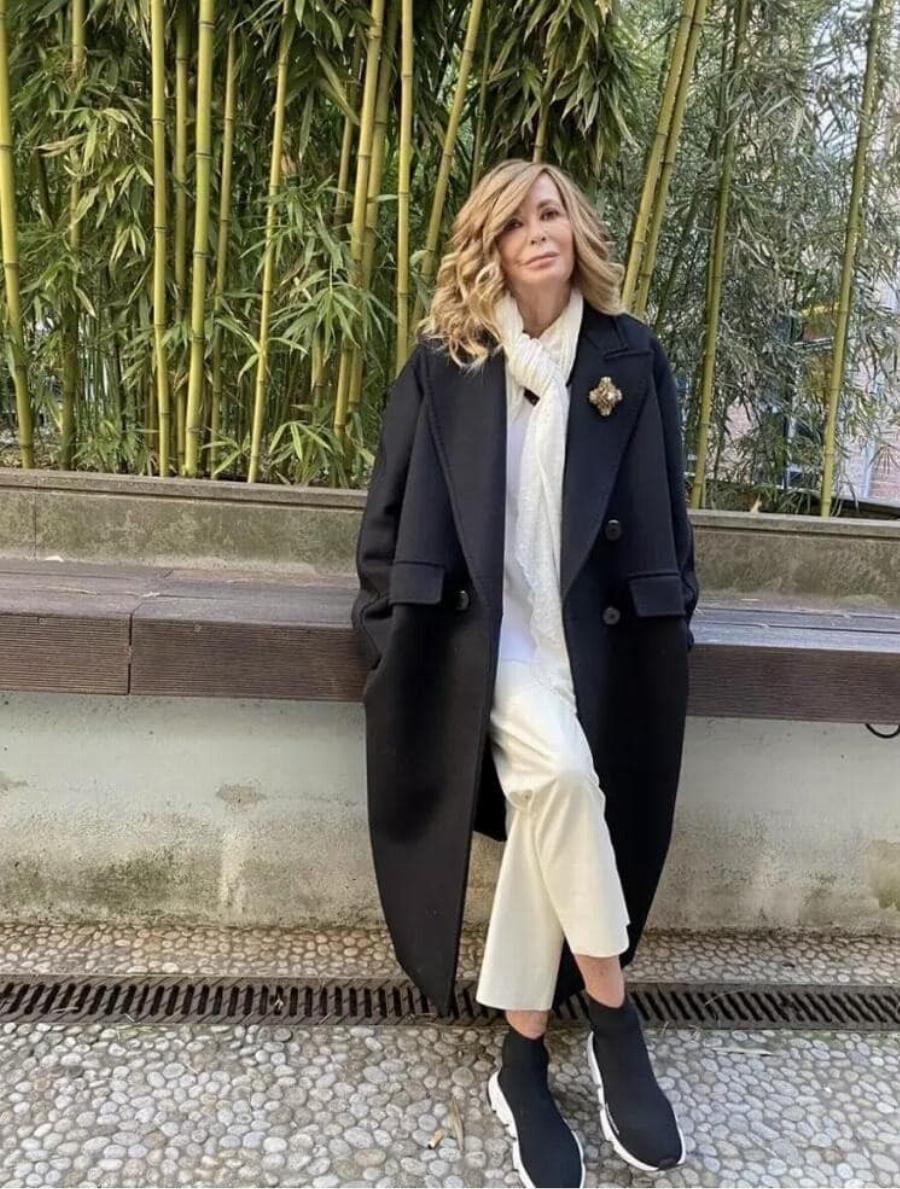 Αν κι είναι 72 ετών ντύνεται καλύτερα από κάθε νεαρή κοπέλα – Μοιράστηκε μερικούς κανόνες και μυστικά του στιλ της