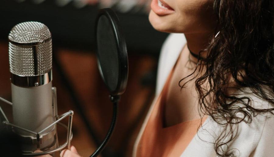 Είδηση σoκ για γνωστή Ελληνίδα τραγουδίστρια