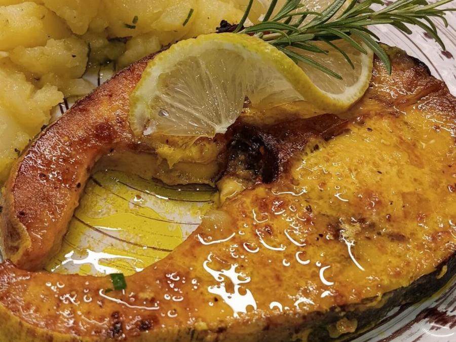 Το πιο εύκολο και νόστιμο ψάρι στον φούρνο – ξιφίας με λεμόνι