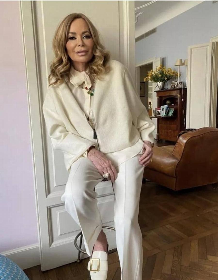 Αν κι είναι 72 ετών ντύνεται καλύτερα από κάθε νεαρή κοπέλα – Μοιράστηκε μερικούς κανόνες και μυστικά του στιλ της