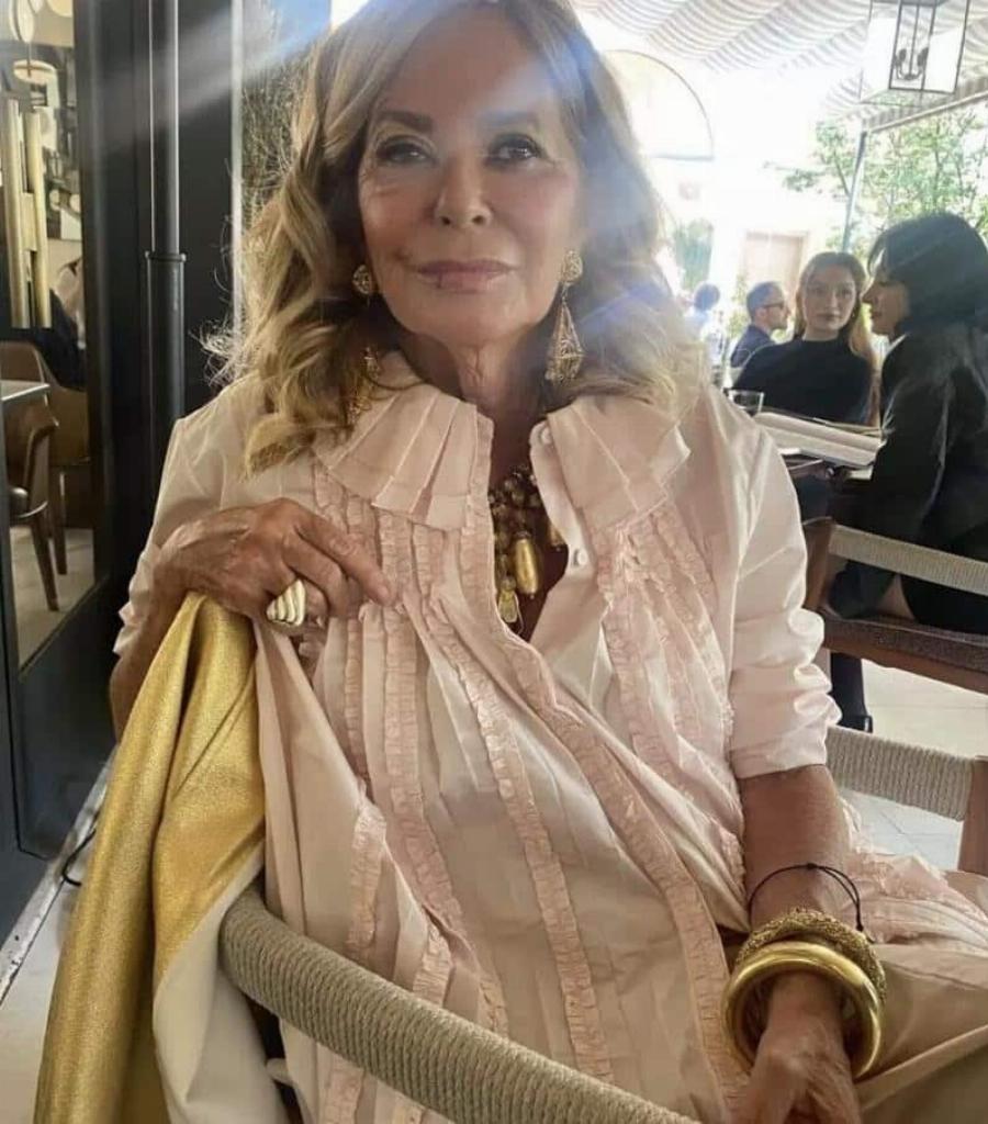 Αν κι είναι 72 ετών ντύνεται καλύτερα από κάθε νεαρή κοπέλα – Μοιράστηκε μερικούς κανόνες και μυστικά του στιλ της