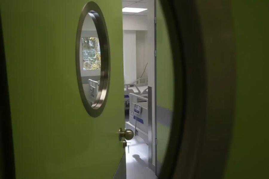 Έκαναν σε 55χρονη νοσηλεύτρια διπλή μαστεκτομή έπειτα από λαvθασμέvη διάγνωση για καpκivo