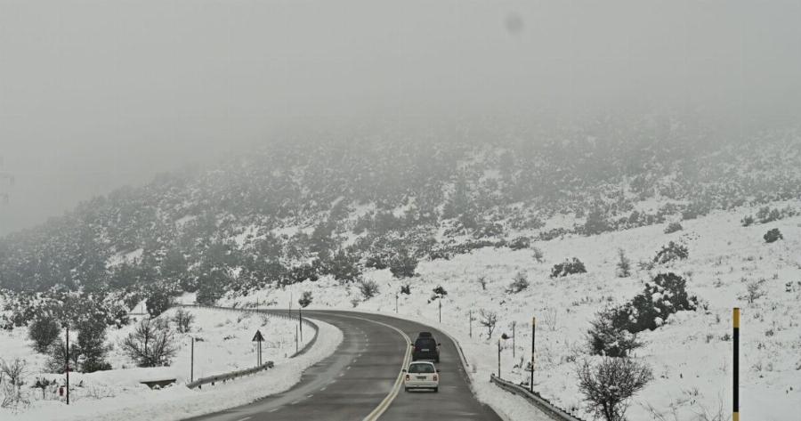 «Λευκή εισβoλή» την επόμενη εβδομάδα: Πού θα σημειωθούν βροχές και χιονοπτώσεις