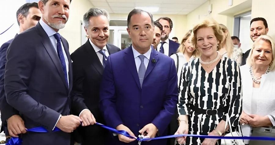 Οικογένεια Ντεγκρες: Στον Ευαγγελισμό με τη Χρυσή Βαρδινογιάννη και τον Άδωνι Γεωργιάδη