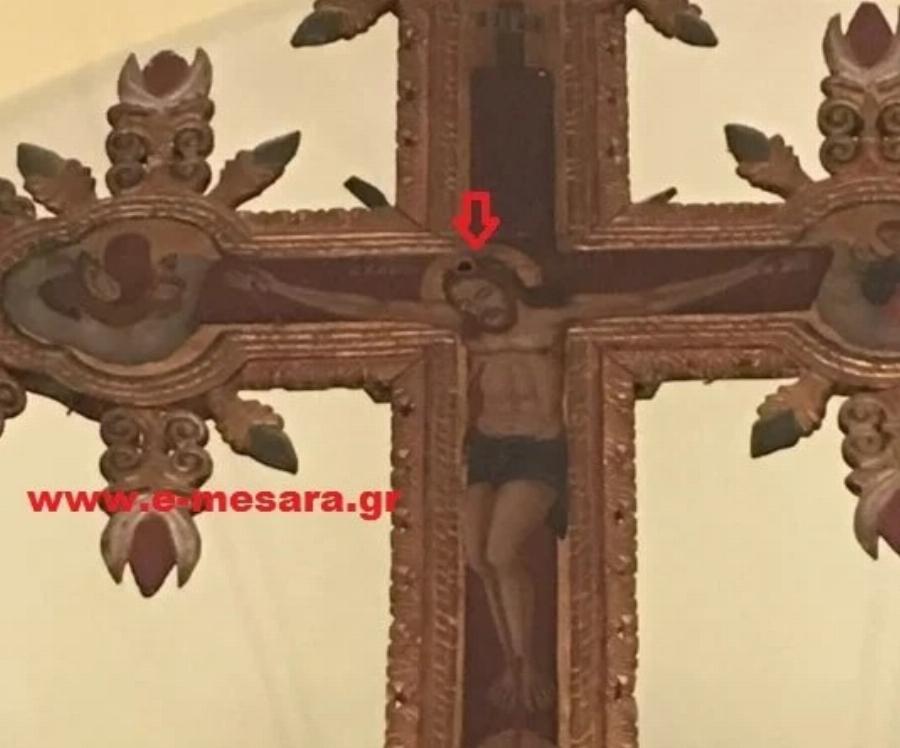 «Δεν λογαριάζω, παπά, την πίστη σου» φώναξε και πupoBoλnσε τον Εσταυρωμένο – Όταν ο Τούρκος πupoBoλnσε τον Χριστό στο κεφάλι και το θαuμα που ακολούθησε…