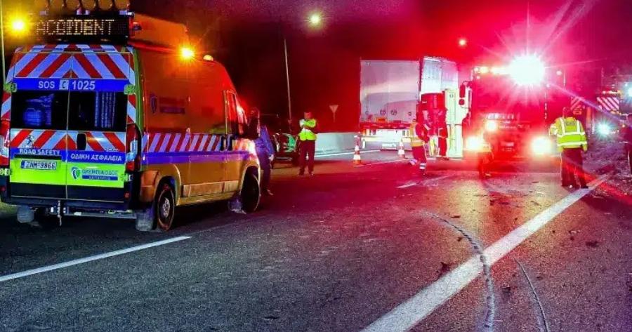 Tραγωδία στην Εθνική Οδό Αθηνών-Λαμίας: Εθελόντρια πυροσβέστης παρασύρθηκε την ώρα που έσβηνε φλεγόμενο όχημα