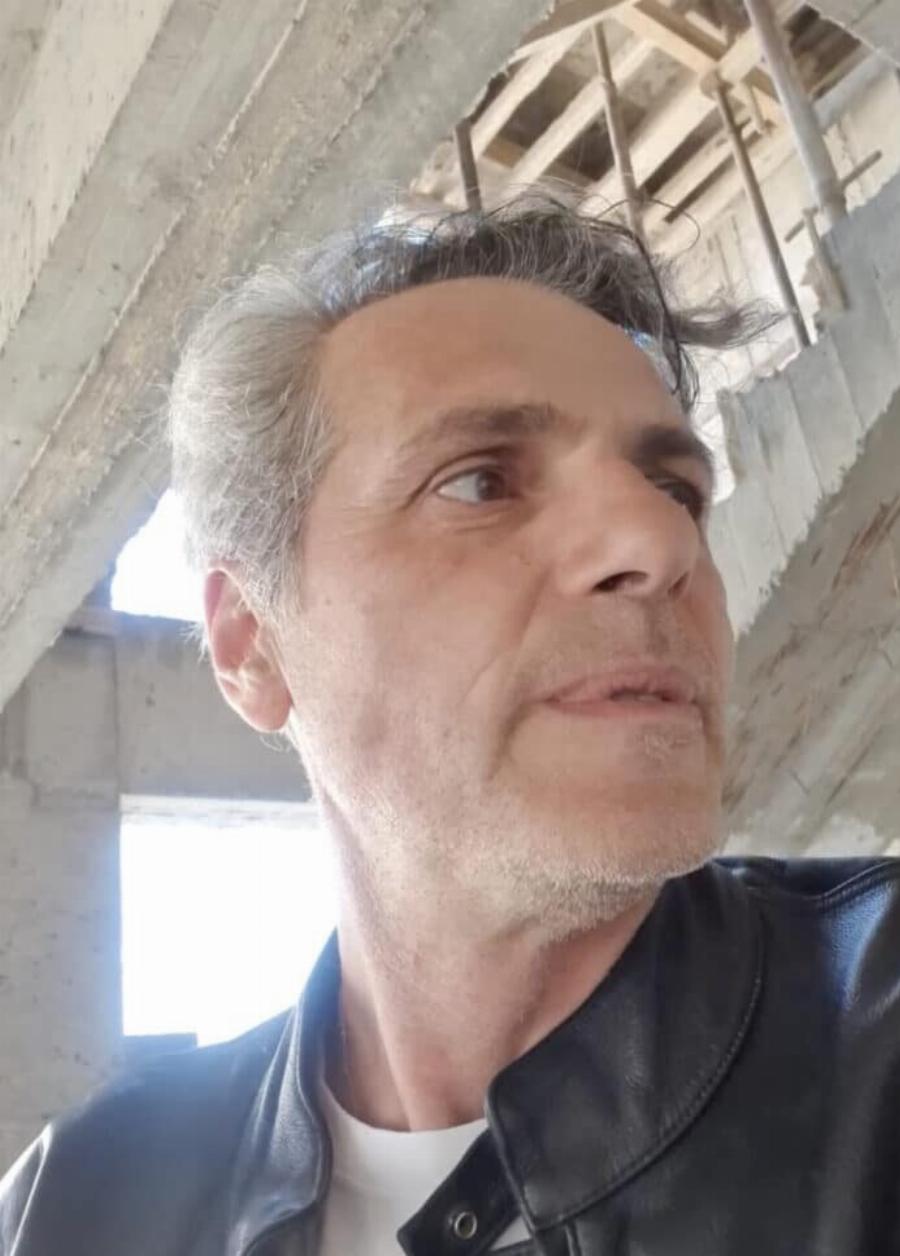 Από τις καλοπληρωμένες σειρές, εργάτης στην οικοδομή: Η φωτογραφία από τη νέα δουλειά του Μάριου Αθανασίου