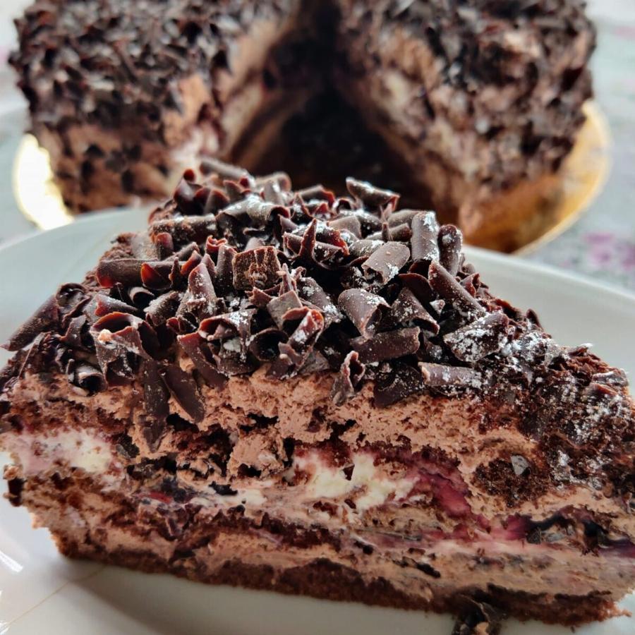 Τούρτα τύπου Black Forest στο λεπτό – Με αποτέλεσμα ζαχαροπλαστείου