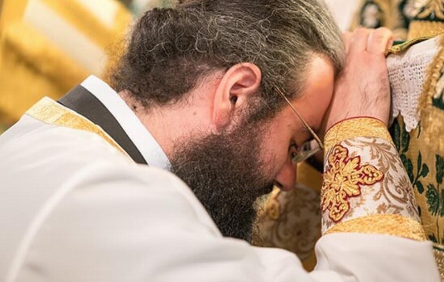 Μαθητής που επέζησε από το τροχαίο δυστύχημα των Τεμπών έγινε αρχιμανδρίτης και αφιέρωσε τη ζωή του στον Κύριο