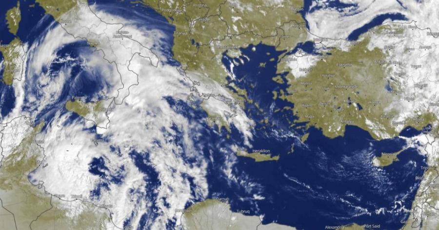 Ραγδαία αλλαγή του καιρού: Πότε και ποιες περιοχές «ντύνονται» στα λευκά