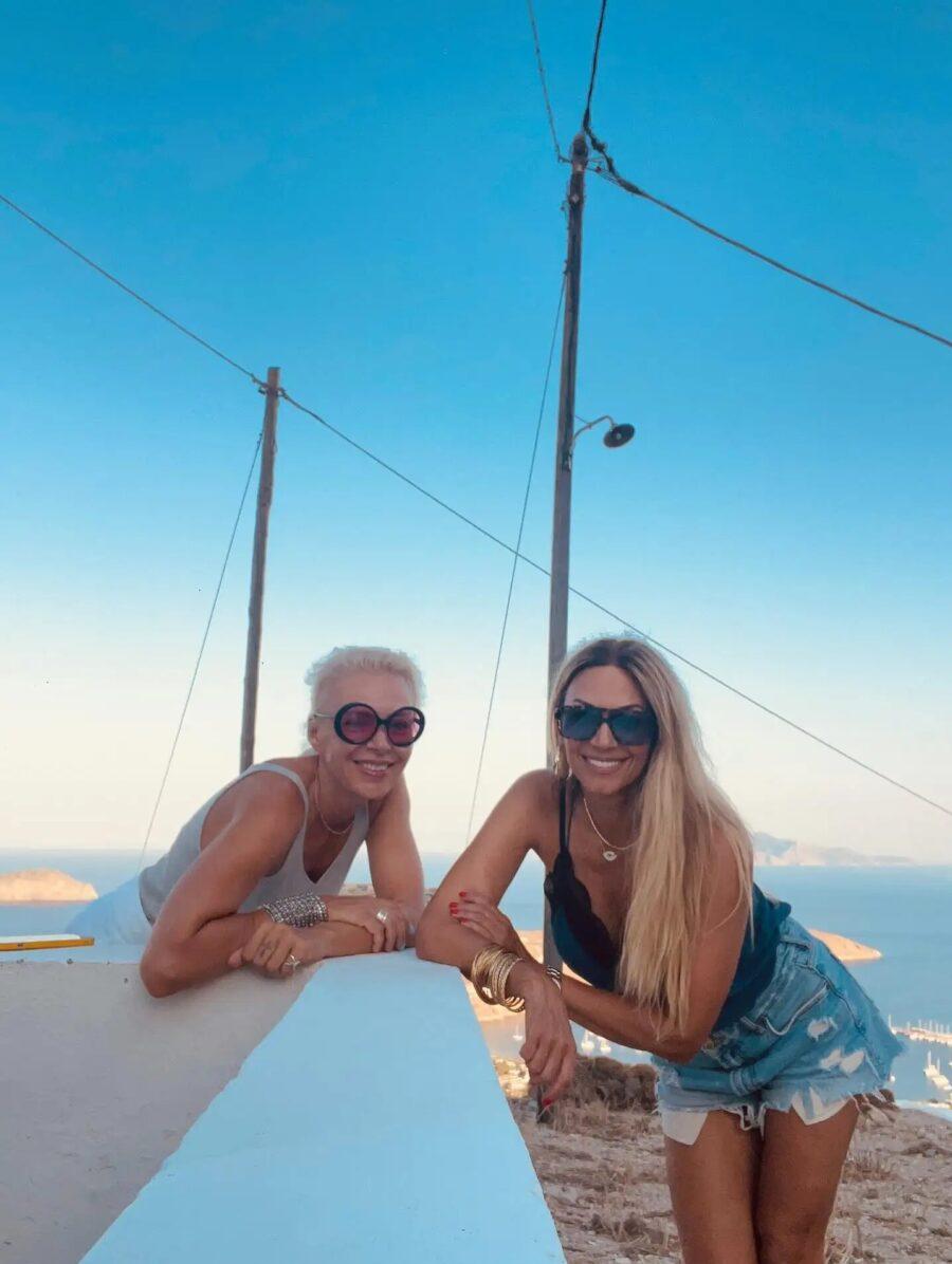 Δεν τη νοιάζει τι θα πει ο ένας κι ο άλλος…: Η Έλλη Κοκκίνου ανέβασε στα 55 αρετουσάριστη φώτο με Mπικivι και δείχνει το αληθινό της σώμα