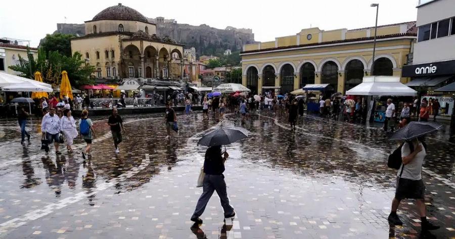 Διπλή κακοκαιρία: Πέφτει έως 8 βαθμούς η θερμοκρασία – Έρχονται βροχές και καταιγίδες