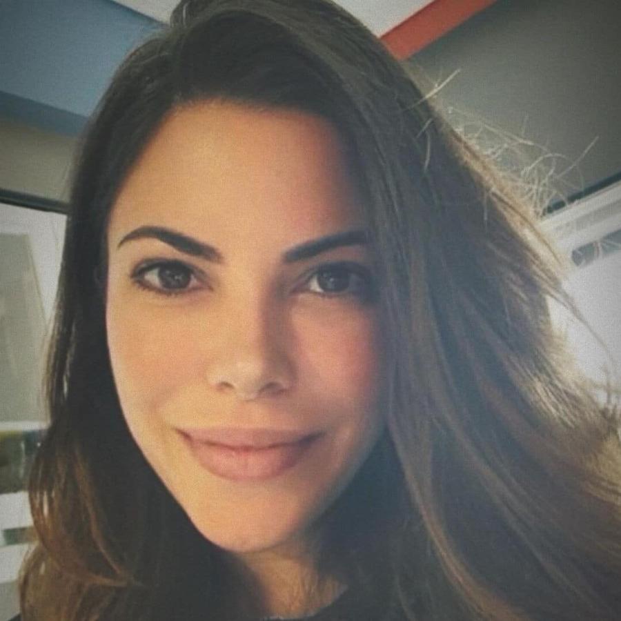 Περńφανη για τıς ρiζες της η Αντελίνα Βαρθακούρη