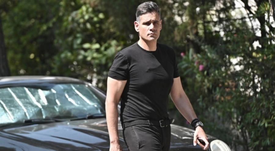 Κηδεία Λορέντζο Καριέρε: Ράγισε καρδιές η σύζυγός του – Το τελευταίο αντίο από φίλους και συγγνείς