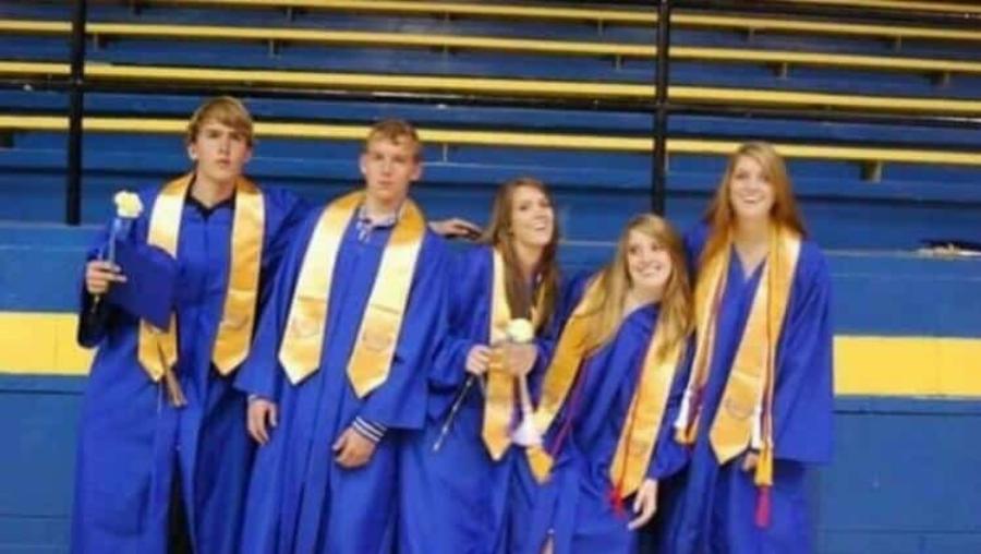 Μια έγκυος αγνόησε τις συμβουλές του γιατρού να κάνει AμBλωσn… 20 χρόνια αργότερα δημοσιεύει Auτo!