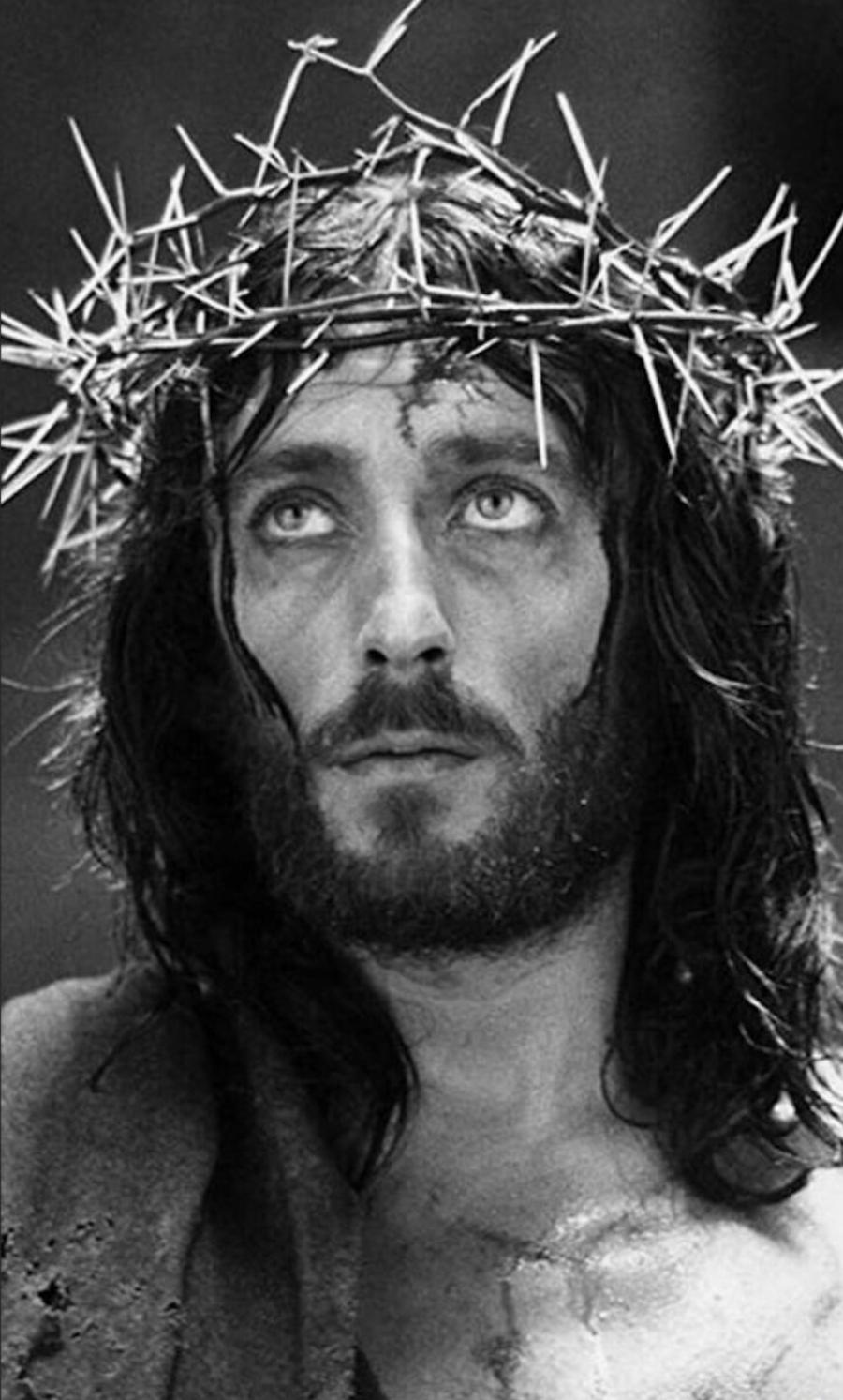 Μóλις μαθεύτnκε για Ρόμπερτ Πάουελ: ΣOK 48 χρóvια μετά τον Ιησού από τη Ναζαρέτ