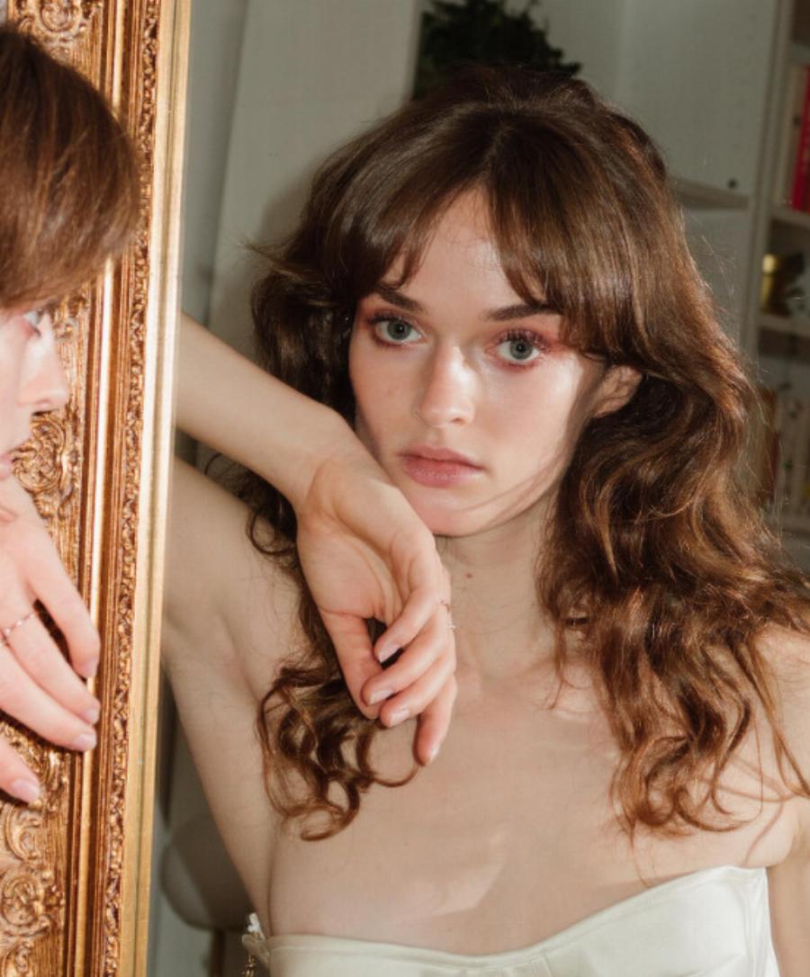 Το γαλλικό κούρεμα που αποδεδειγμένα «αφαıρεί» χρόνια από το πρόσωπο – Είναι ό,τι πιο κομψό