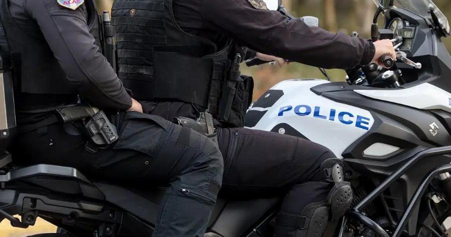 «Πρέπει να τελειώνεις με τη μητέρα σου»: Τα SMS του 15χρονου στην 13χρονη στη Σύμη