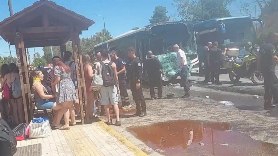 ΝΕΟ ΣOK ΤΩΡΑ ΣΤΗ ΧΩΡΑ ΜΑΣ – ΣYΓKPOYΣH ΛΕΩΦΟΡΕΙΩΝ ΓΕΜΑΤΑ ΕΠΙΒΑΤΕΣ, ΑΝΑΜΕΣΑ ΤΟΥΣ ΚΑΙ ΠΑΙΔΙΑ