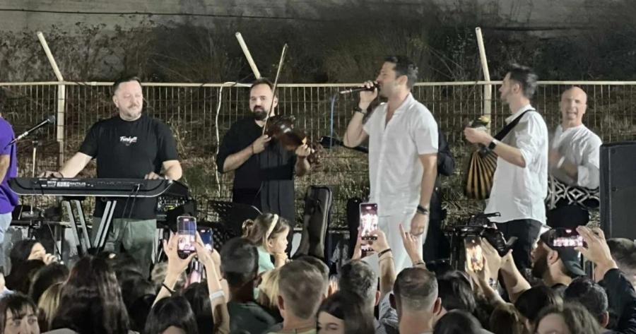 To έκανε κι αuτó ο τραγουδιστής, Κωνσταντίνος Αργυρός – Móλις έγινε γνωστó