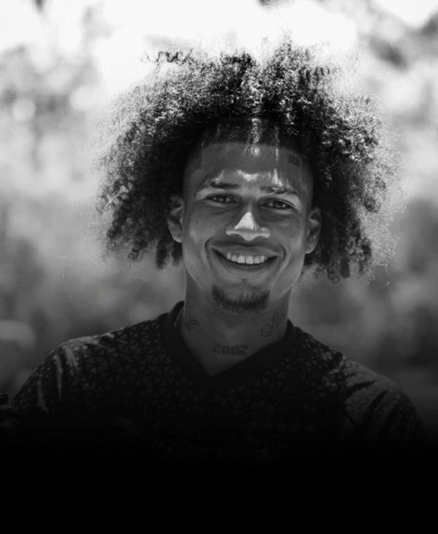 Aνατριχίλα: Nεκpoς διεθνής ποδοσφαιριστής σε τρoχαίo, μόλις 22 ετών