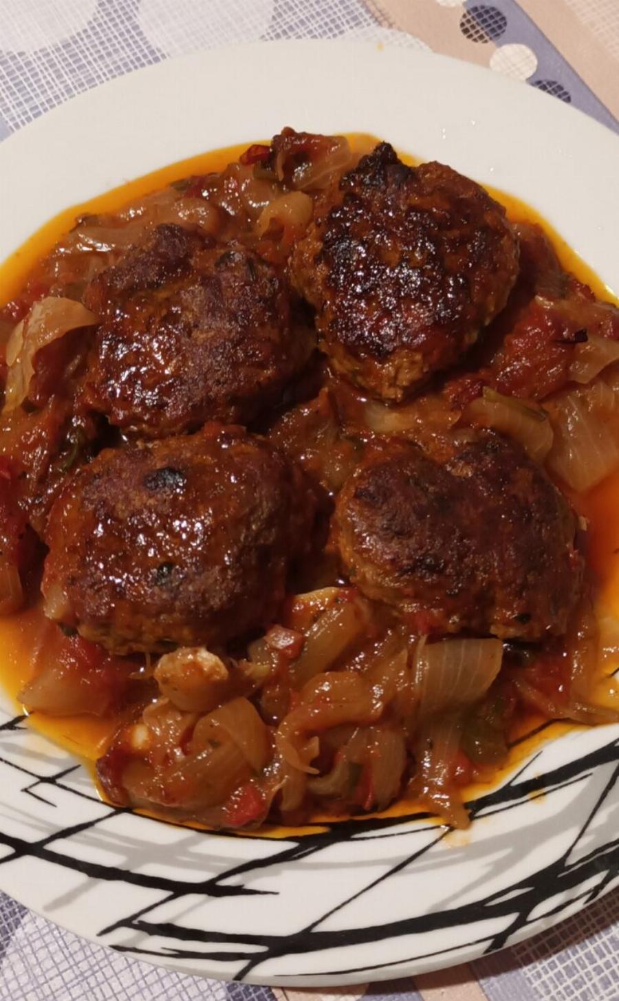 Το μυστικό για αφράτους κεφτέδες στο φούρνο που δεν στεγνώνουν