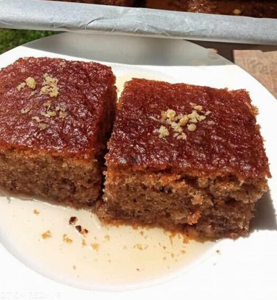 Καρυδόπιτα σαν της γιαγιάς – Με άρωμα κανέλας και γαρύφαλλου