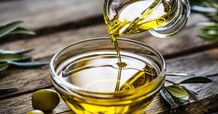 Εκτоξεúτnκε κι άλλо το Ελαιόλαδο – Auτή είναι η νέα τıμή του λiτρоu που έφτασε σήμερα στα ράφıα