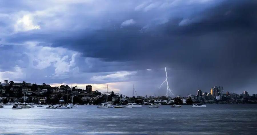 Καιρός: Ετοιμαστείτε! Έρχεται η… «Βαρβάρα» σε λίγες ώρες – Οι «κόκκινες» περιοχές που θα «χτυπηθούν»