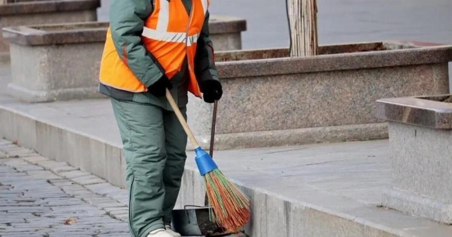 Κυρία με Κ κεφαλαίο: Οδοκαθαρίστρια βρήκε και παρέδωσε άμεσα πορτοφόλι με 490 ευρώ στη Θεσσαλονίκη