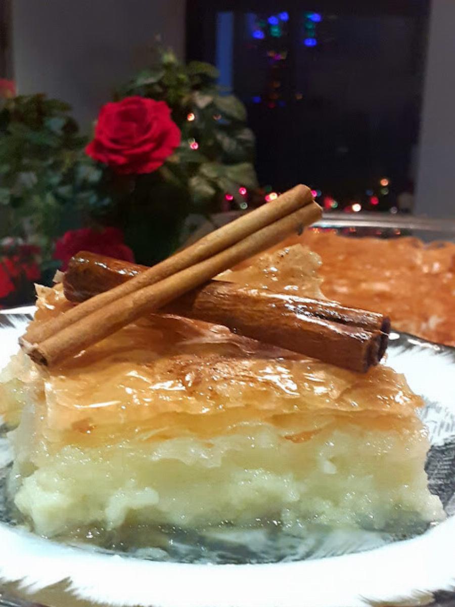 Πολίτικο γαλακτομπούρεκο: Η αυθεντική συνταγή με τραγανό φύλλο