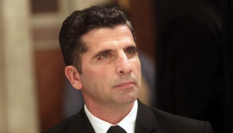 Έθαψαν ζωντανή την κόρη του – Οι τραγωδίες πίσω από την δόξα 9 διάσημων Ελλήνων