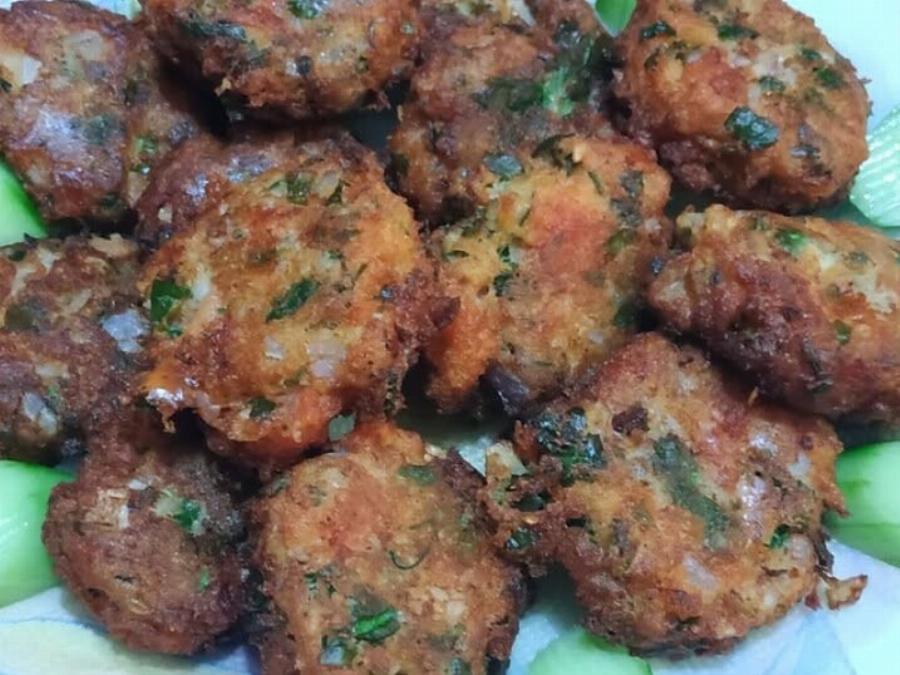 Το μυστικό για νηστίσιμους ντοματοκεφτέδες που δεν λιώνουν στο τηγάνι