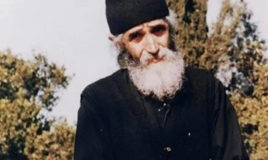 Όσιος Παΐσιος: «Ο Χριστός θα σε βοηθήσει» – Πέντε θαύματα του Αγίου που συγκλονίζουν