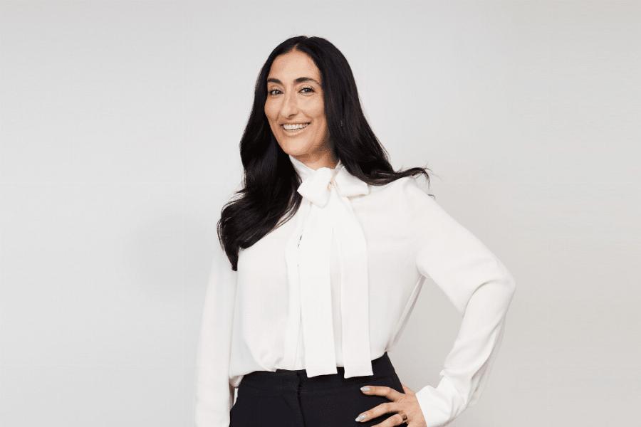 Από καθαρίστρια… κροίσος: Auτή είναι η γυναίκα που καθάριζε σπίτια και στα 48 της έχει περιουσία 10.000.000.000 εupώ